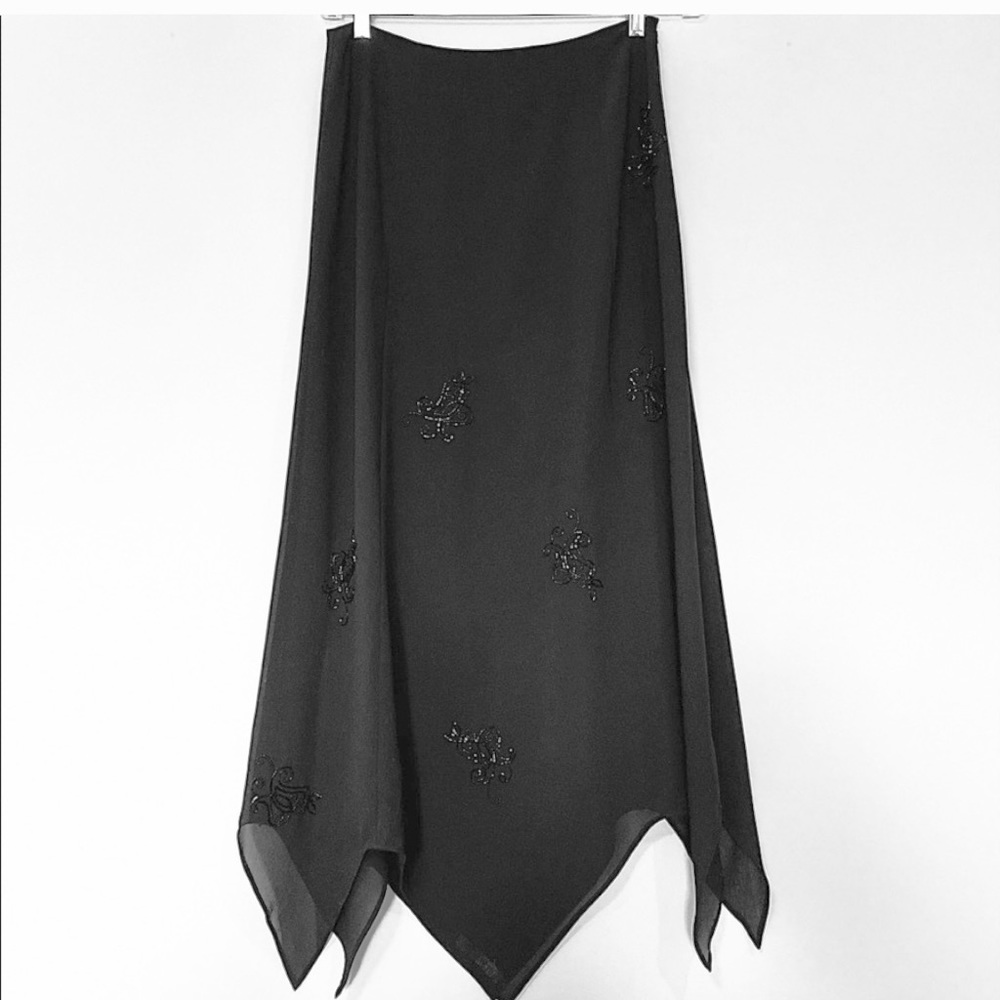 🔥HOST PICK🔥 NWOT Embellished Handkerchief Hem Skirt